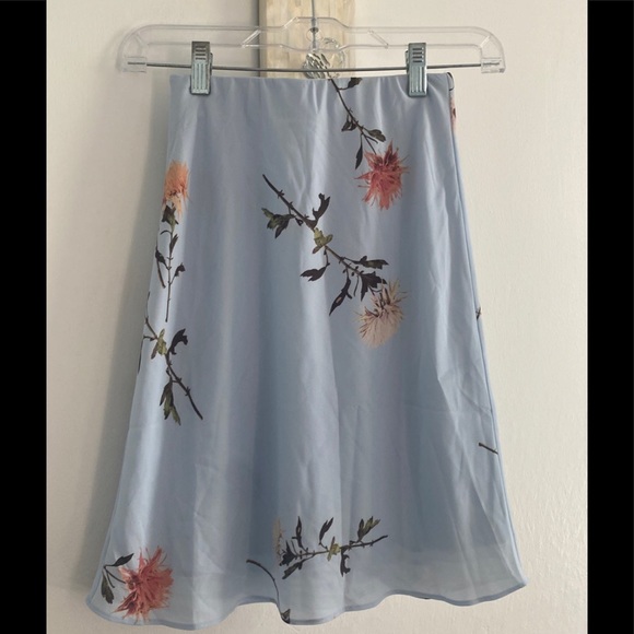 Aritzia Dresses & Skirts - Babaton Aritzia Floral Skirt